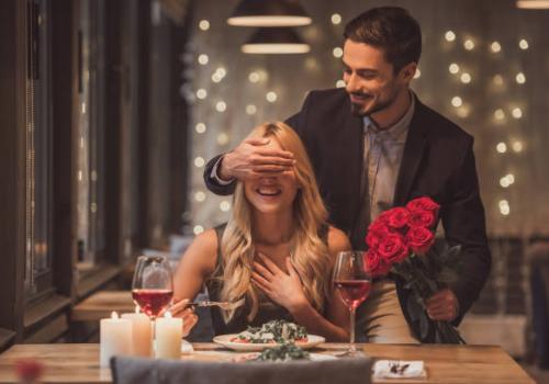 Pareja cenando